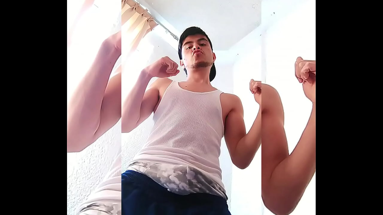 HOMBRE HETERO PONE A BAILAR A SU VERGA PARA AGRADECER A SUS SEGUIDORES POR SER TAN CALIENTES