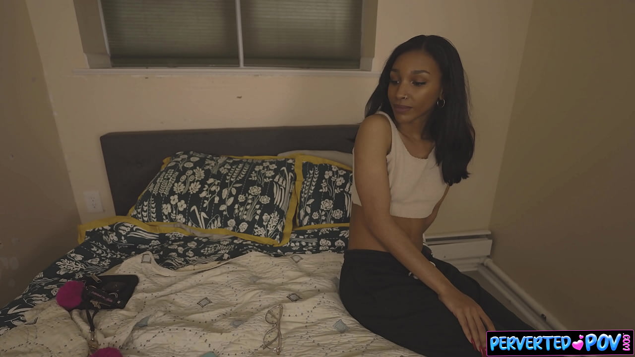 Black babe cheats with a sneaky link