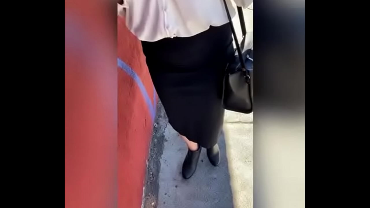Le Doy Dinero a Se&ntilde;ora en la Calle para que me Ense&ntilde;e las TETAS y me la Chupe! VOL #1