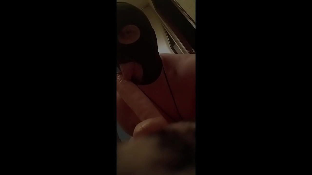 Pasiva cachonda y su juguete