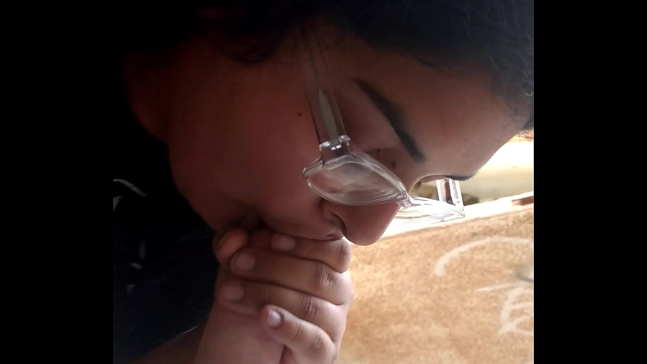 18yo sexy teen Allyson sucks Billy Preston's fat cock and she is good at derpthroat