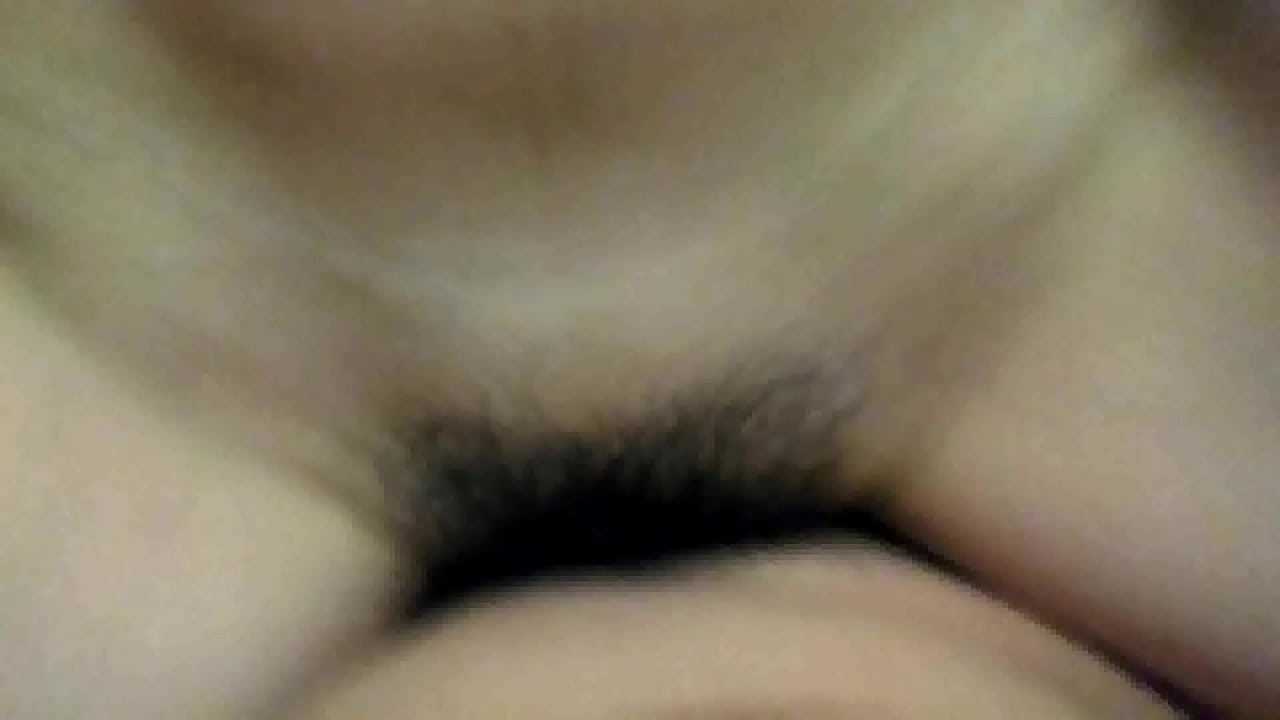 G&aacute;i đẹp vờn chim to