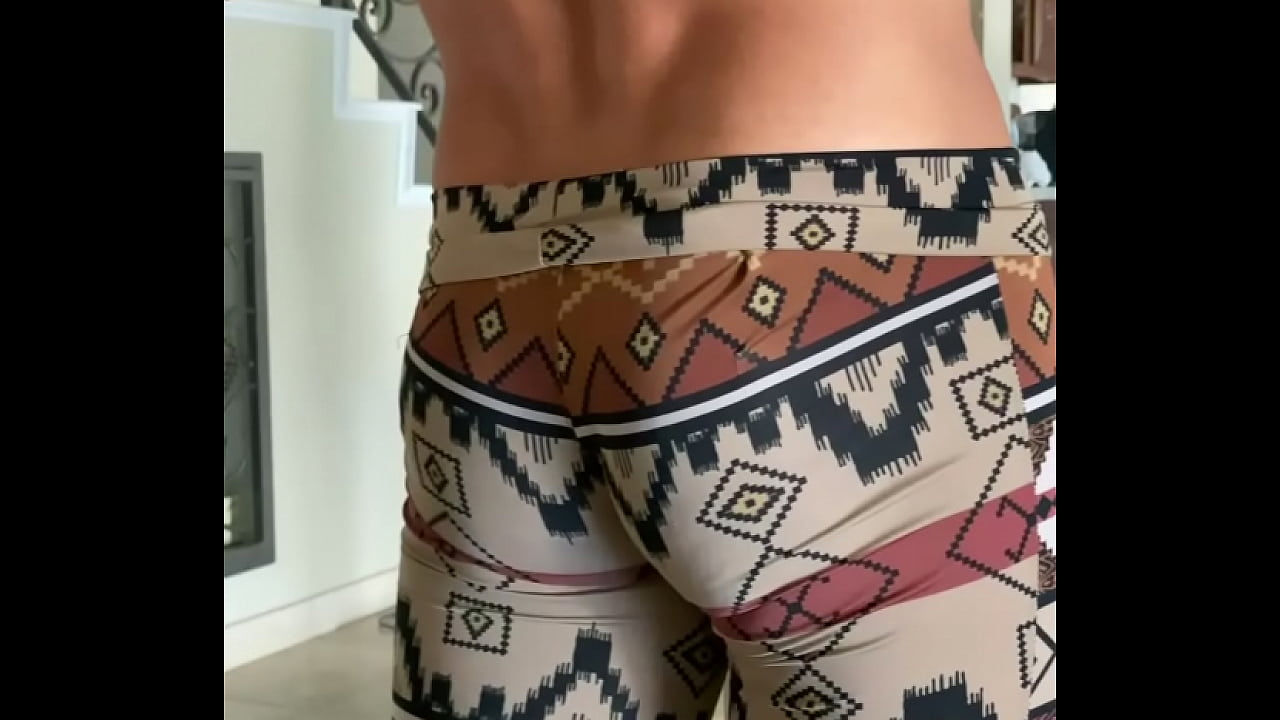 Amateur Bi male slaps booty