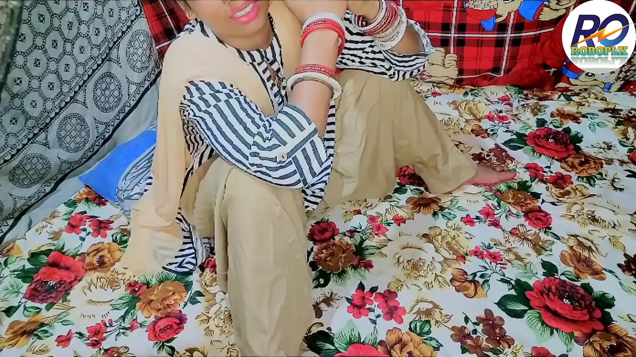 Bhabhi called brother-in-law secretly to get her pussy fucked, Hindi audio Claire Vaise