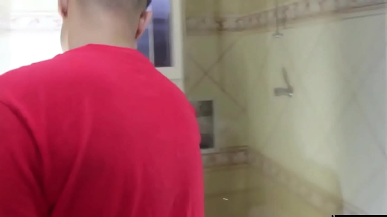 Fudendo com um desconhecido da pra&ccedil;a. - Pr&eacute;via