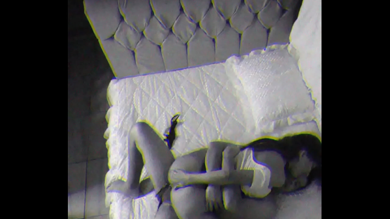 skinny married woman is alone and the dick fucks her in the couple's bed