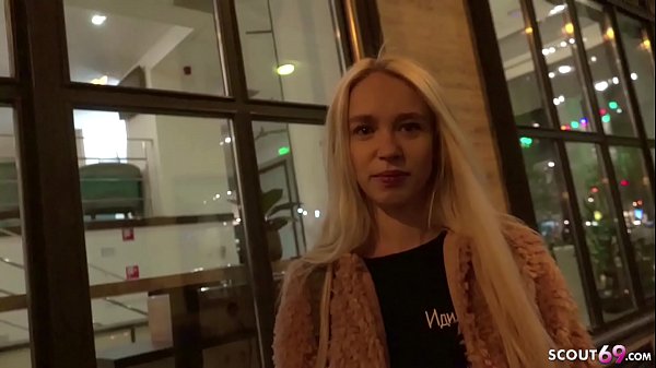 GERMAN SCOUT - Teeny Arteya fuer Geld hart durch gevoegelt