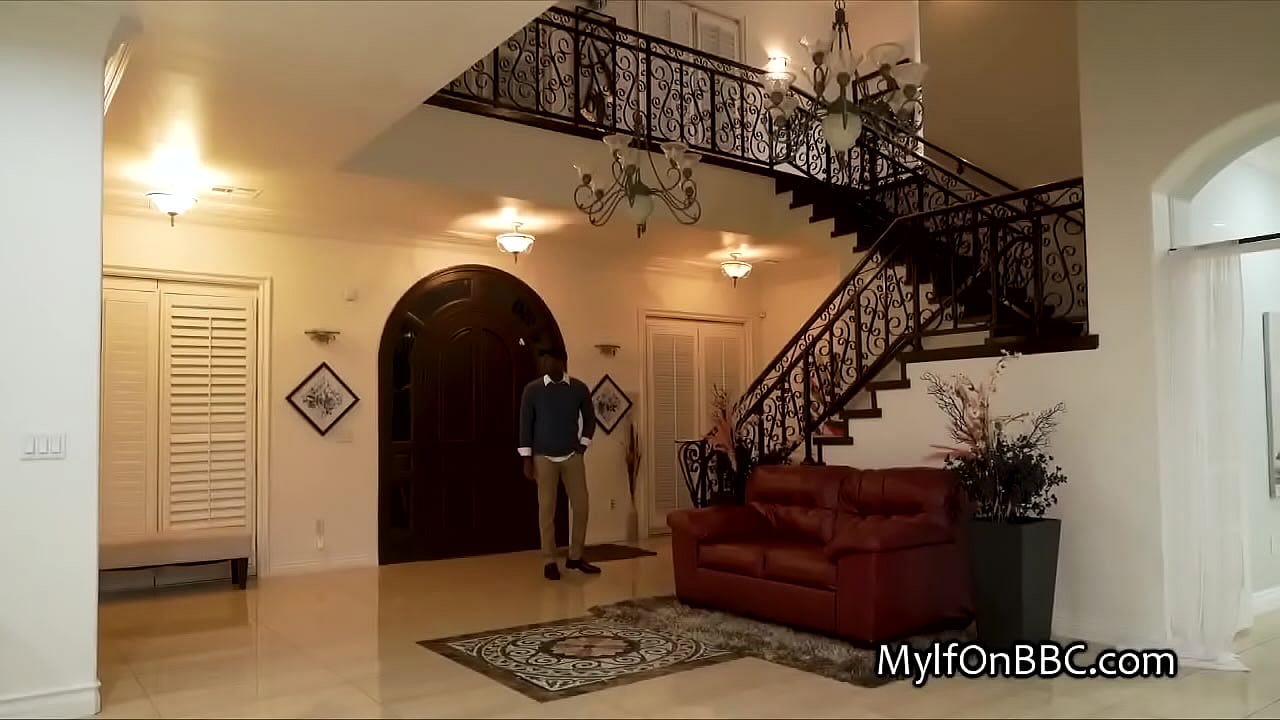 Bored housewife cheats back with big black dick