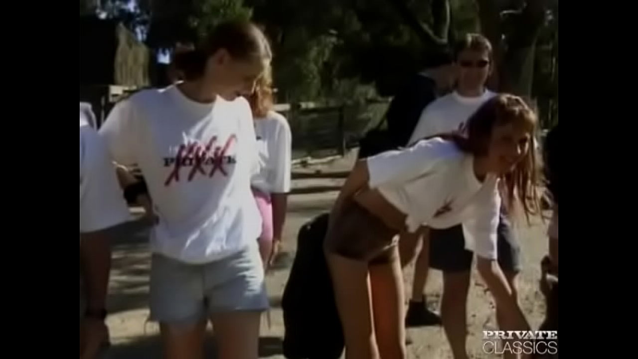 Victoria Blue & Rubber Kiss, Report