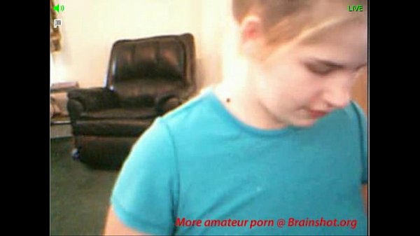 Amateur girl gives interracial blowjob on cam