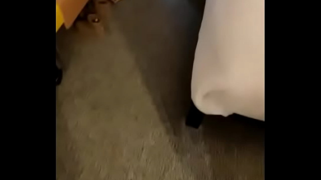 STORY PUBLIC. Voit comment je chauffe le room service