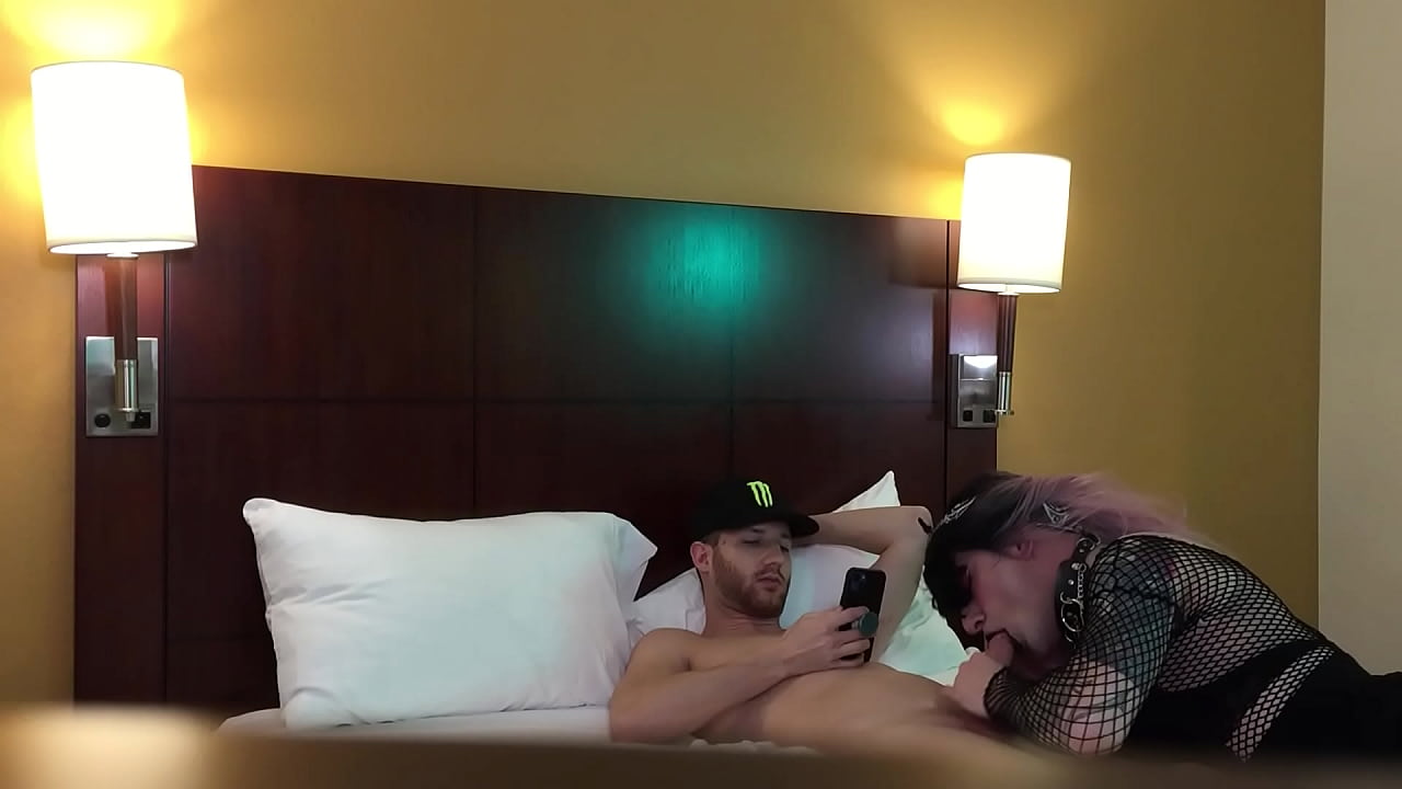 Sexy Emo Tgirl Deepthroating Cock