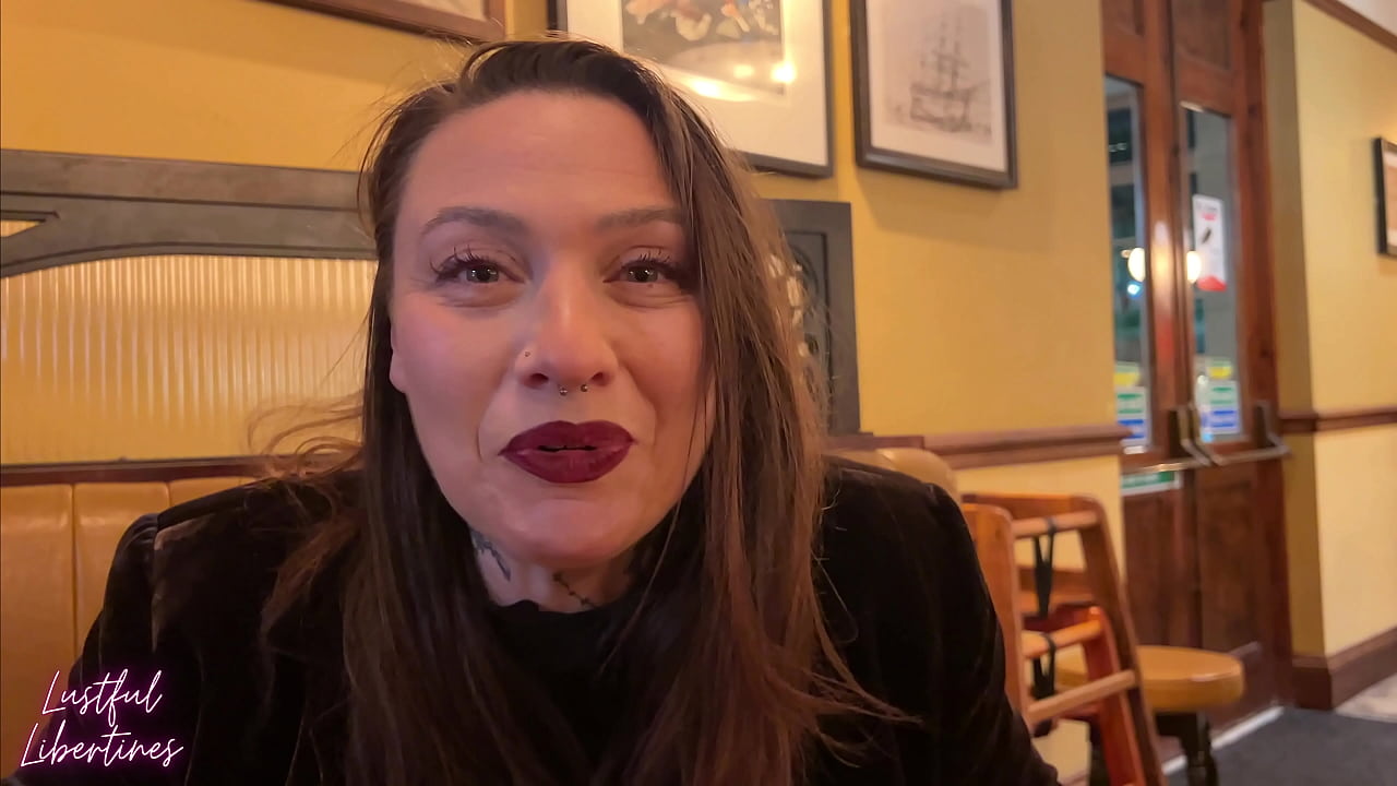 Cheating boss takes surprise facial in pub toilets