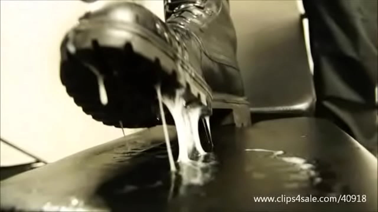 BOOT DOMINATION FROM MUSCULAR CAPTAIN - 165