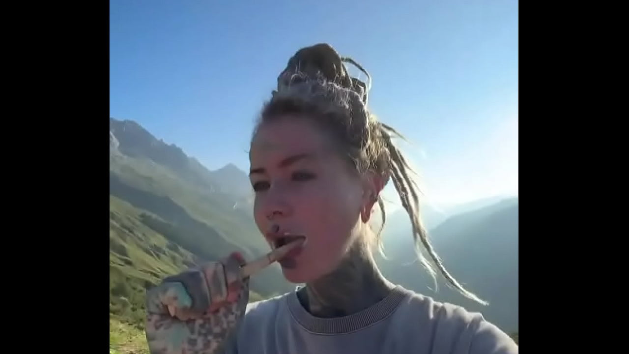 Brushing my teeth with this beautiful background! ??What's your favorite way to start the day?#MorningRoutine #Bru...