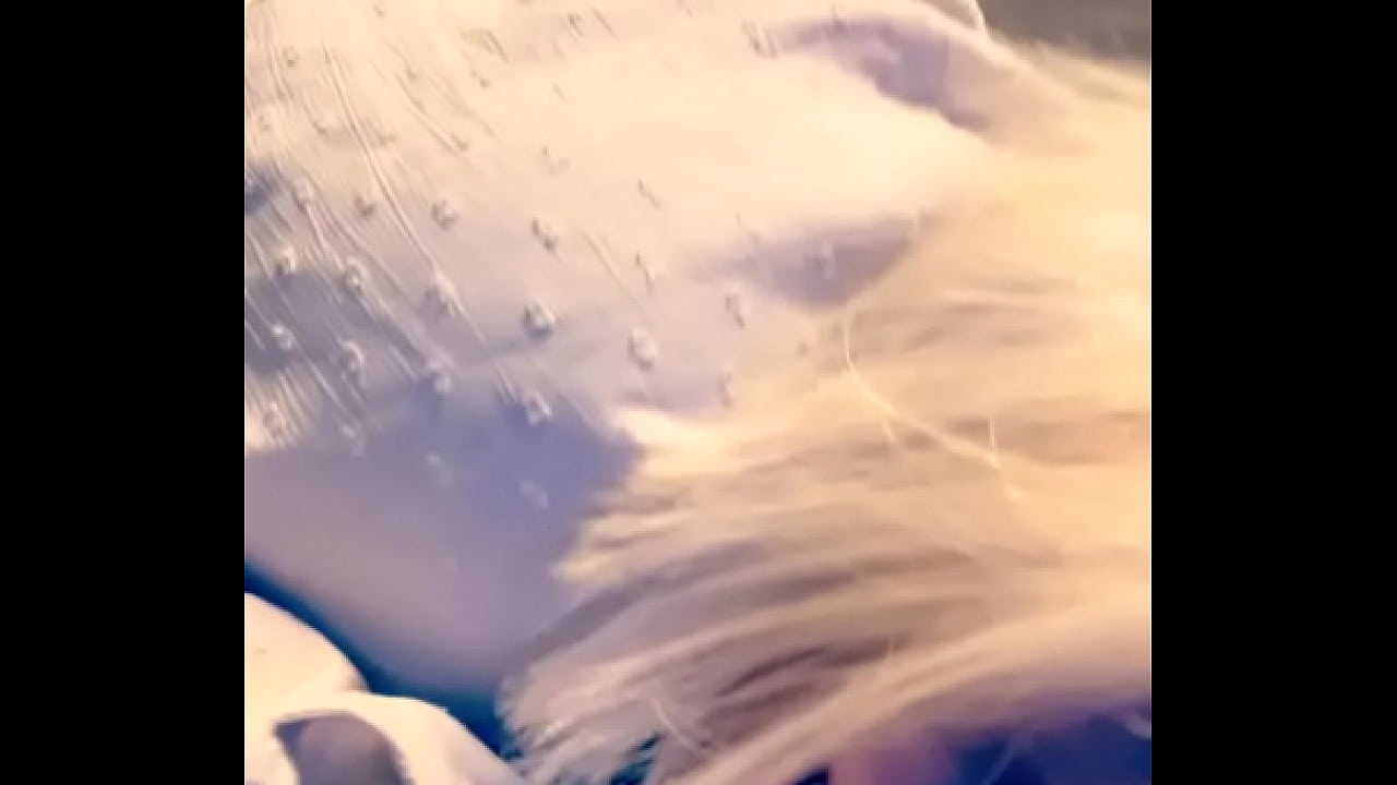 newbie leaks herself and her booty