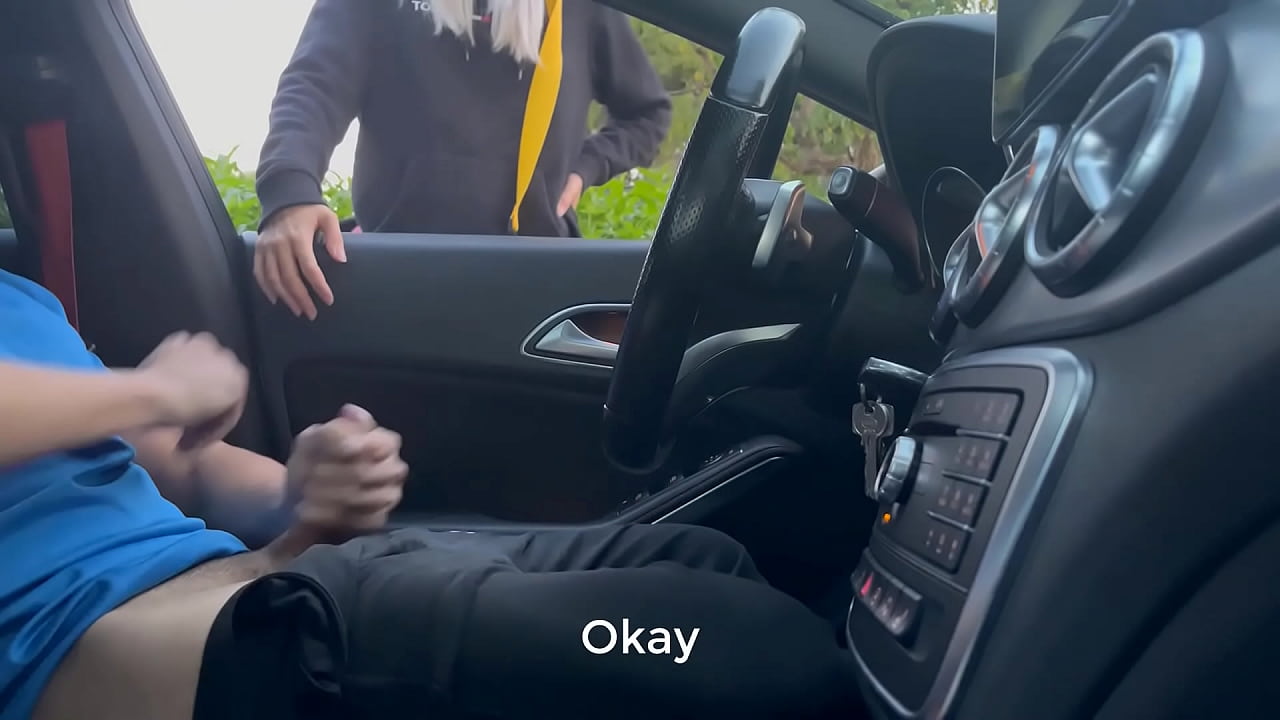 I'm in the car jerking off at the gym door and a pretty girl who was passing by helps me finish cumming in public, she was the girl I liked and she makes me very horny with her tight leggings when she does squats