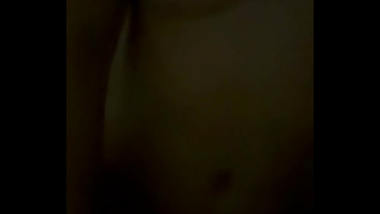 Comendo gostoso. Pena que a luz acabou.