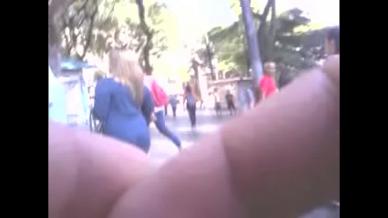 gostosa de calcinha branca na s&eacute;