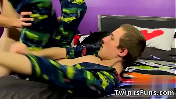 Striptease gay naked pic Bentley Ryan and Leo Long free gay ass rimming close up porno pic