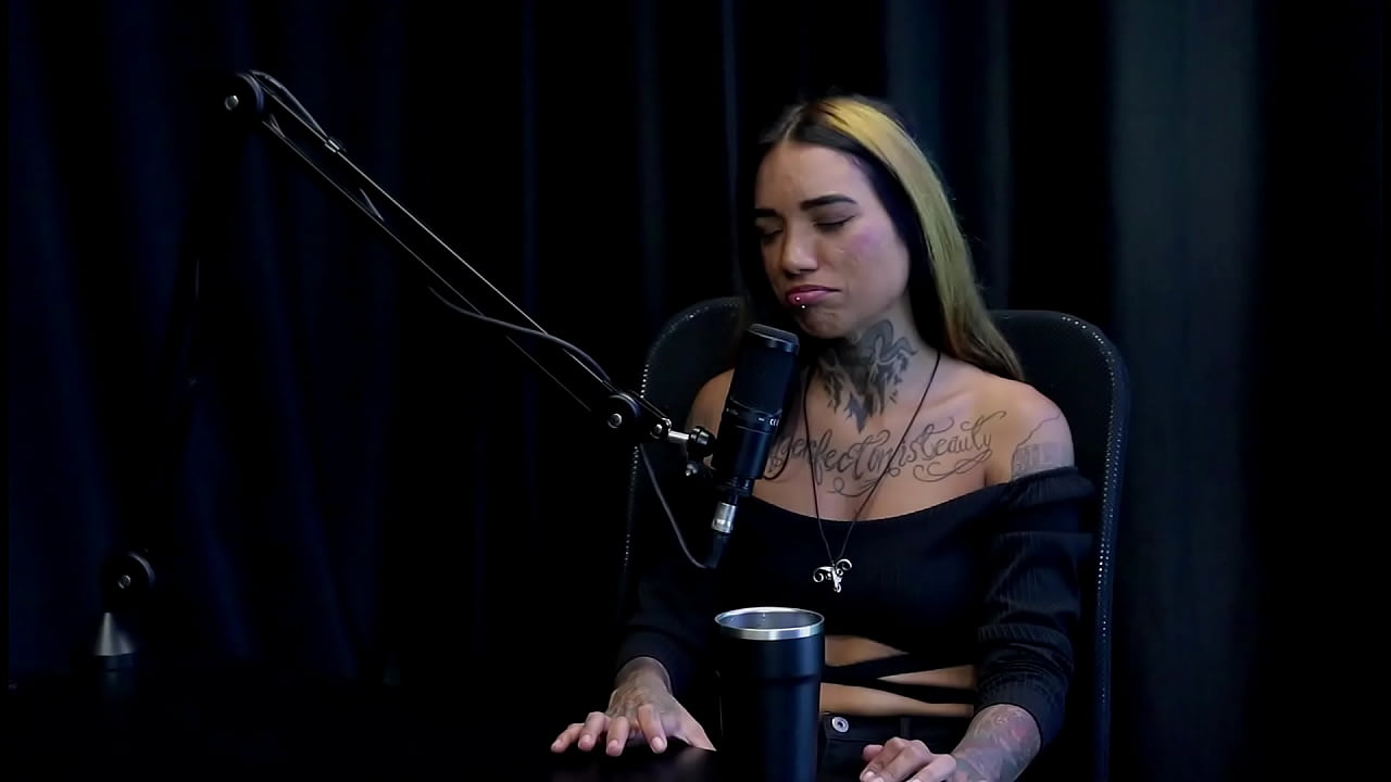 Fez seu primeiro filme como atriz, sua primeira experi&ecirc;ncia de sexo anal foi horr&iacute;vel, e quando fez o hard... - Nick Niquita (WATCH ON: SHEER/RED)