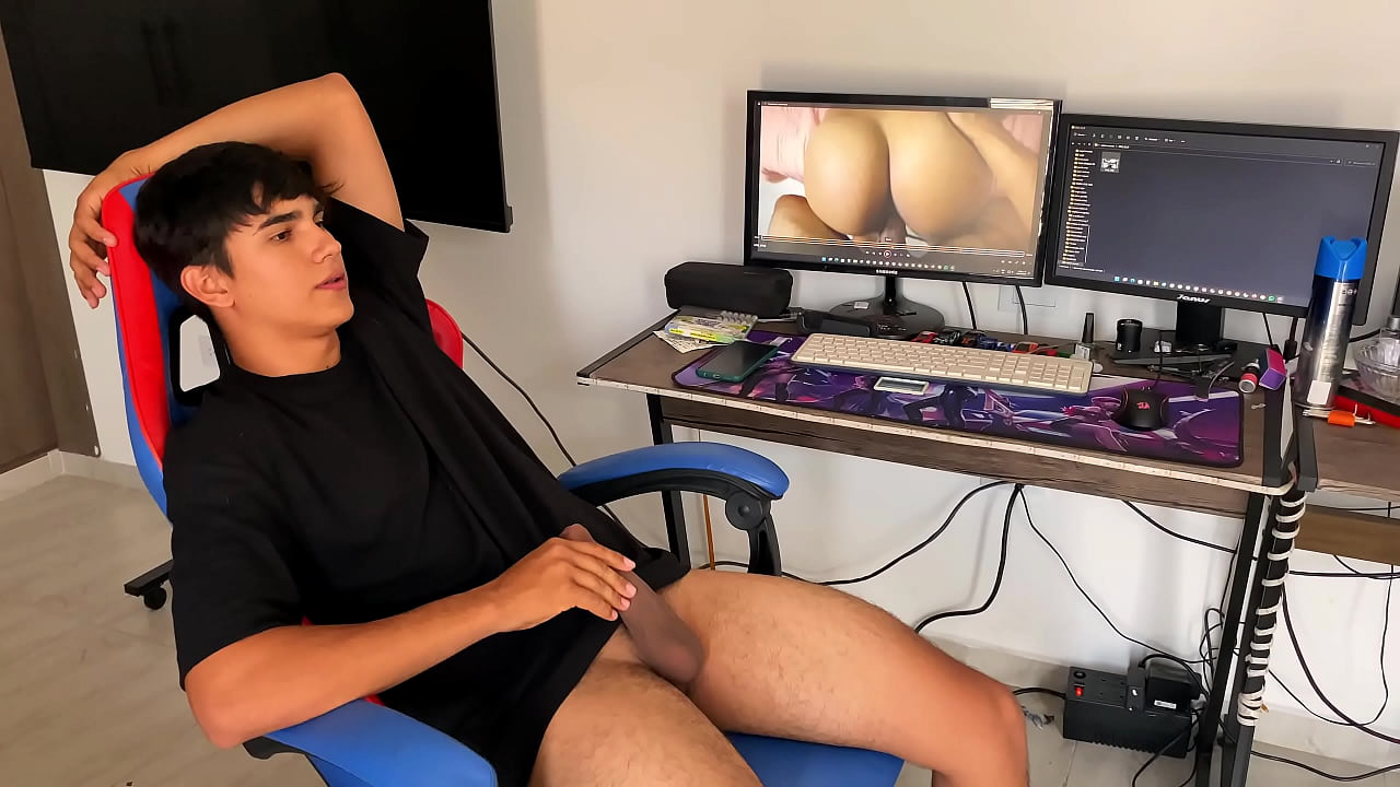 convierto a mi inocente hermanastra en una puta