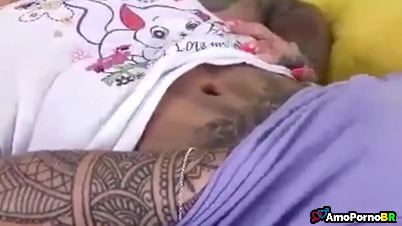 Casada gostosa chupando pau grande do amante