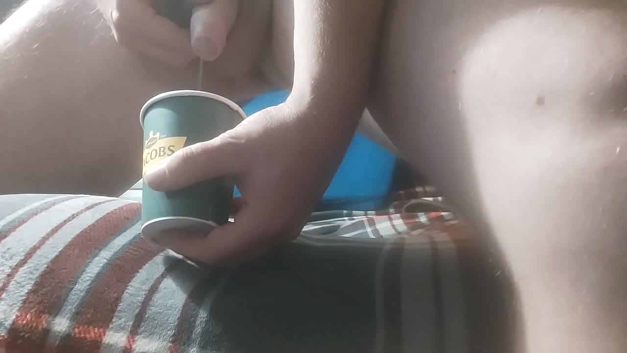 Salut , imi place foarte mult sa ma masturbez si sa imi beau pisatul si sperma !