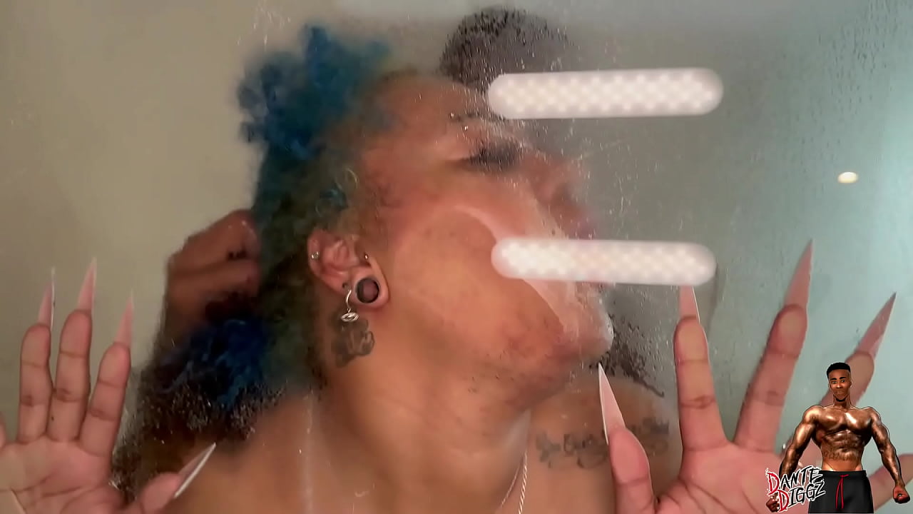 Lil' Bleu Jay Has Some Shower Fun With Dante