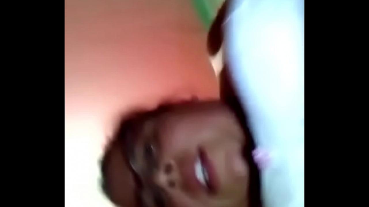 Barbara masturb&aacute;ndose