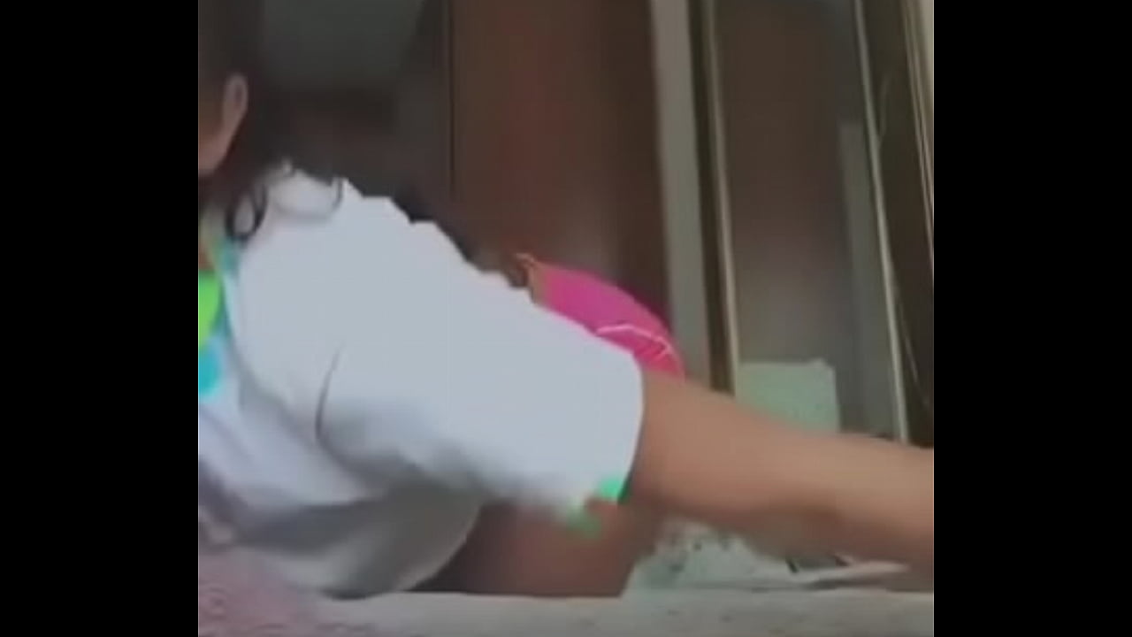 Mi perrita en la cama