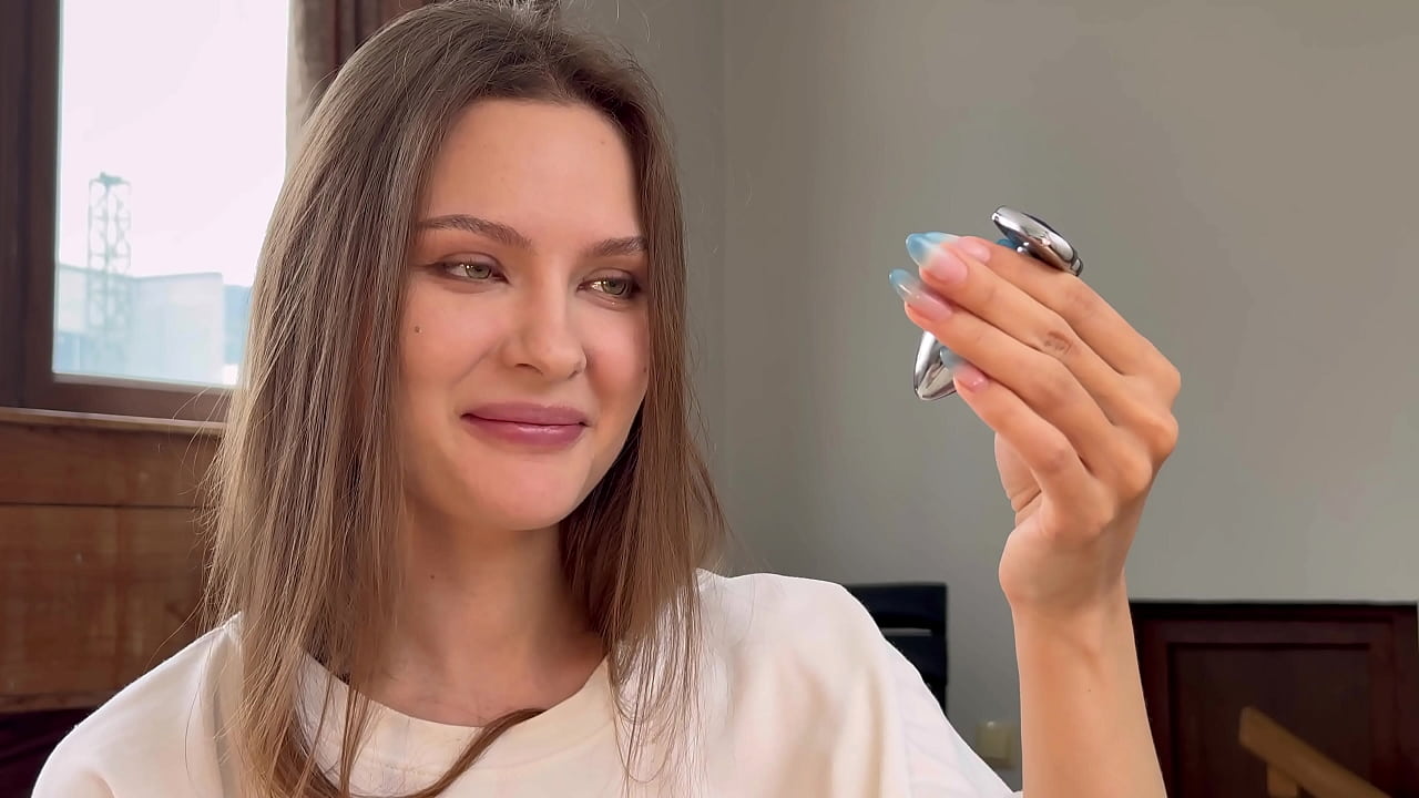 A Virgin Step Sister let me fuck her ass and eat her pussy. Cuz she can&rsquo;t resist to desire anymore