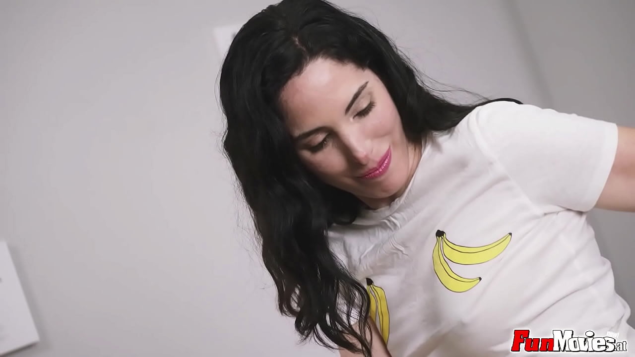 Shameless brunette amateur european wench Linda Del Sol fucking the selfie stick to orgasm