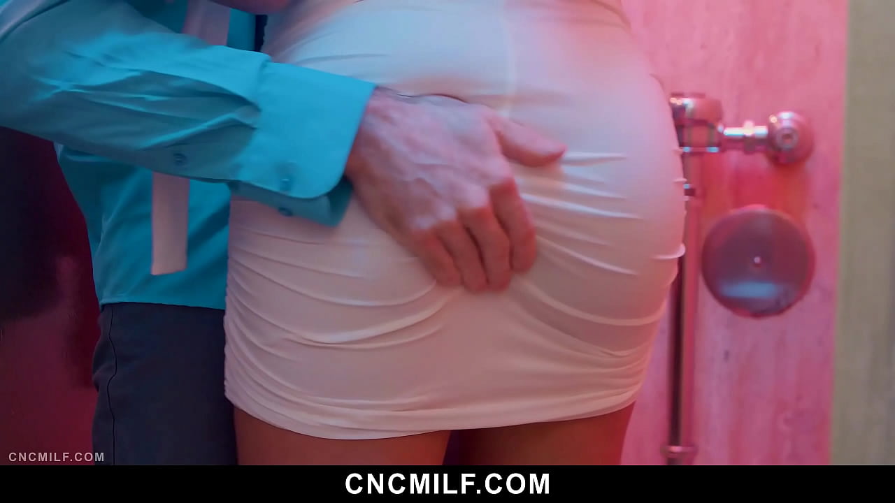 The Bathroom Attendant Allows the Couple to Get Intimate - Cncmilf