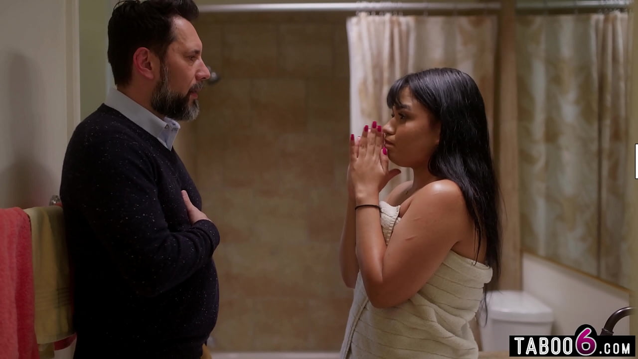 Old guy servant made a move on latin teen step daughter returning home