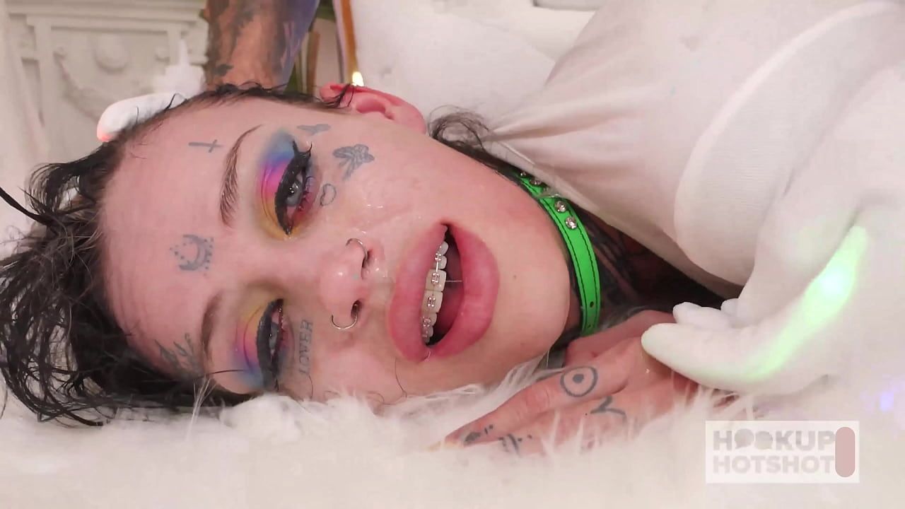 Skinny Bad Girl CC Doll Begs To Get Fucked By An Internet Stranger!