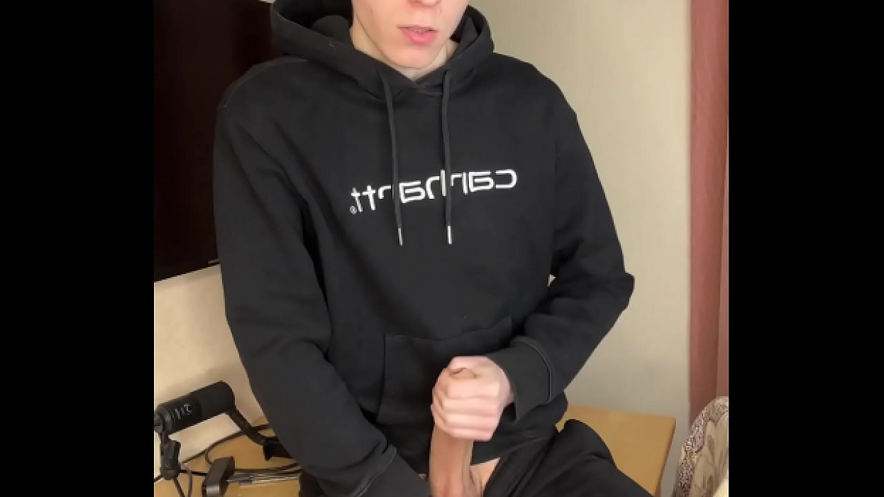 Carrying Heavy Bags Made My Arms Tired But My Dick Is Ready