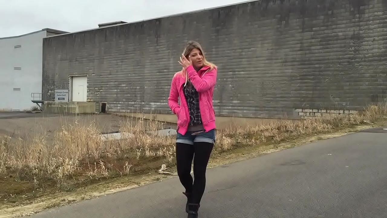 Sie kann es nicht lassen, Schwanz beim Parkplatzdate abgemolken