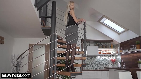 Glam Euro slut Karol Lilien gets throat fucked good