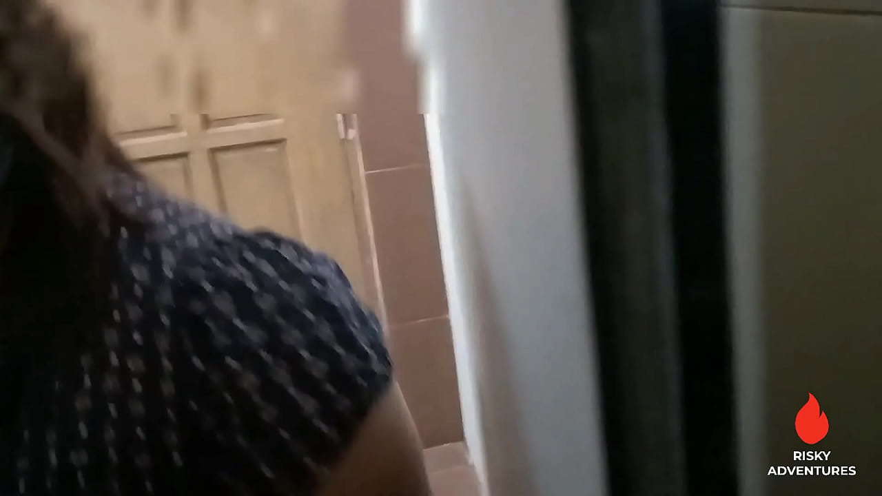 Tirahan sa Public CR Hulit sa Video