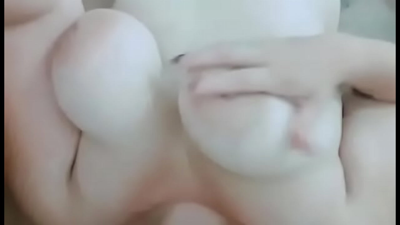 Anah&iacute; Mart&iacute;nez tetas..