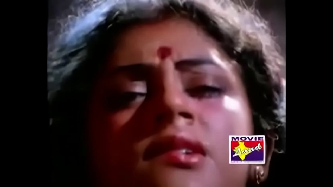 Sobhana hot sex in Idhu Namma Aalu - YouTube