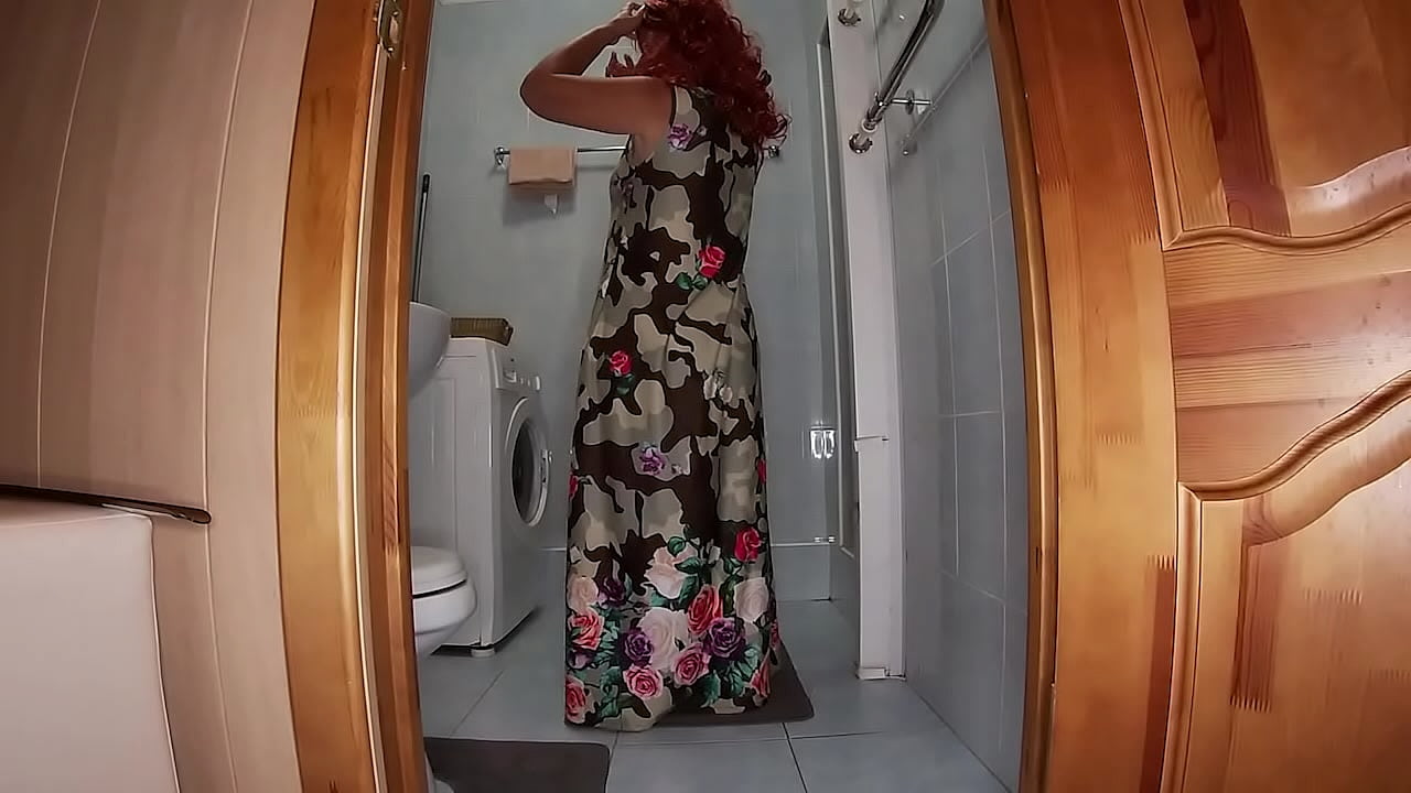 big ass old stepmom felt a dick in anal when she went to the shower