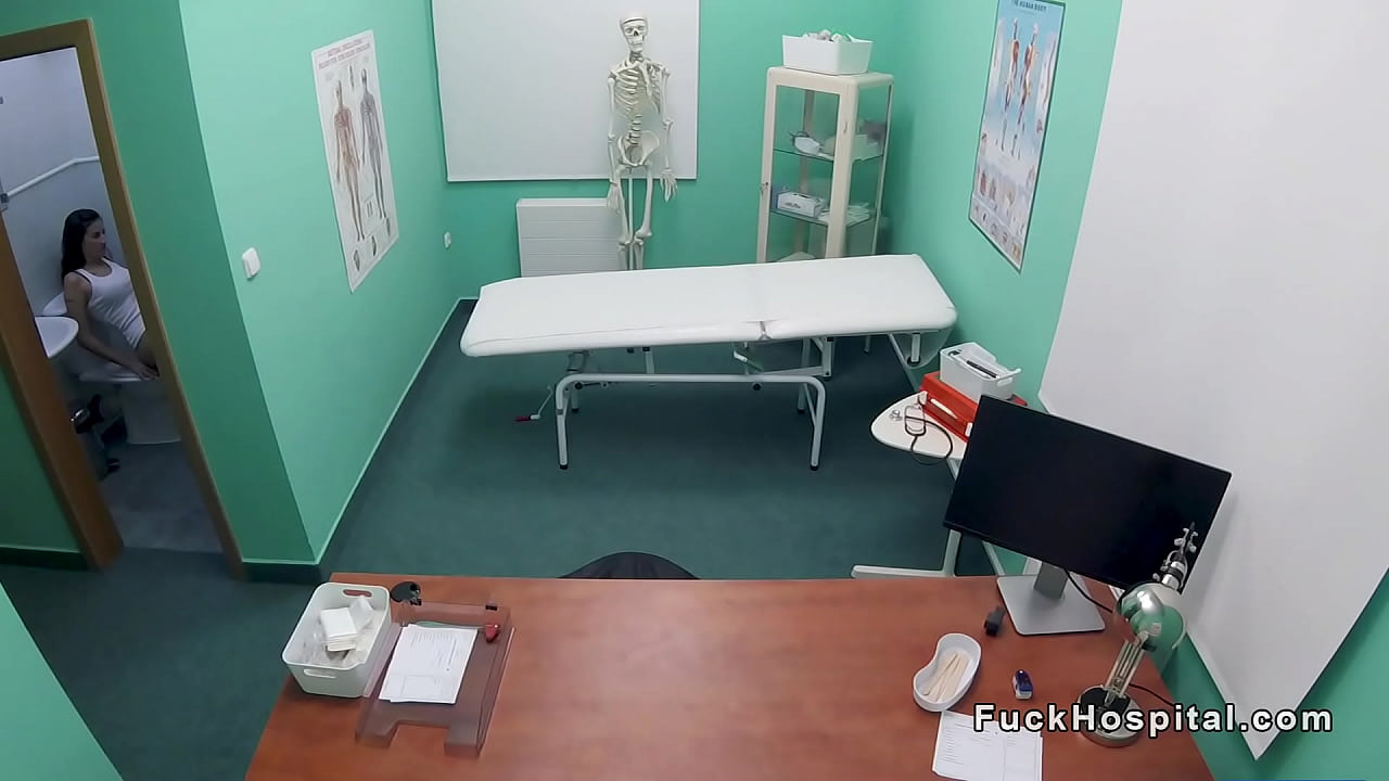 Doctor bangs spinner patient in fake hospital
