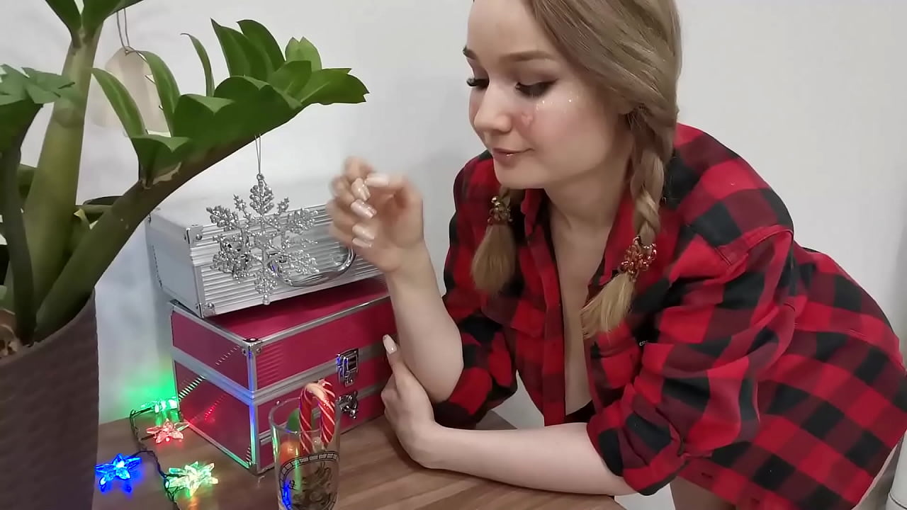 Babe Licks Lollipop, Masturbates Pussy with Candy and Swallows Cum