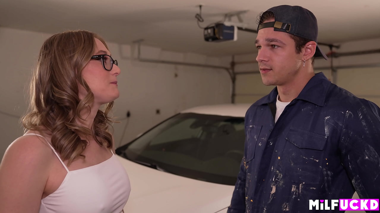 MILF trades anal sex for car repairs