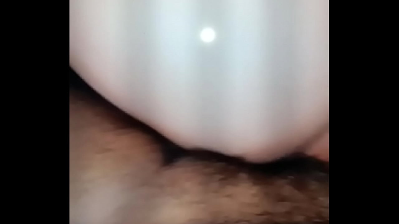 Chucho tratando de introducir su gran pene en el culo casi virgen del sexy