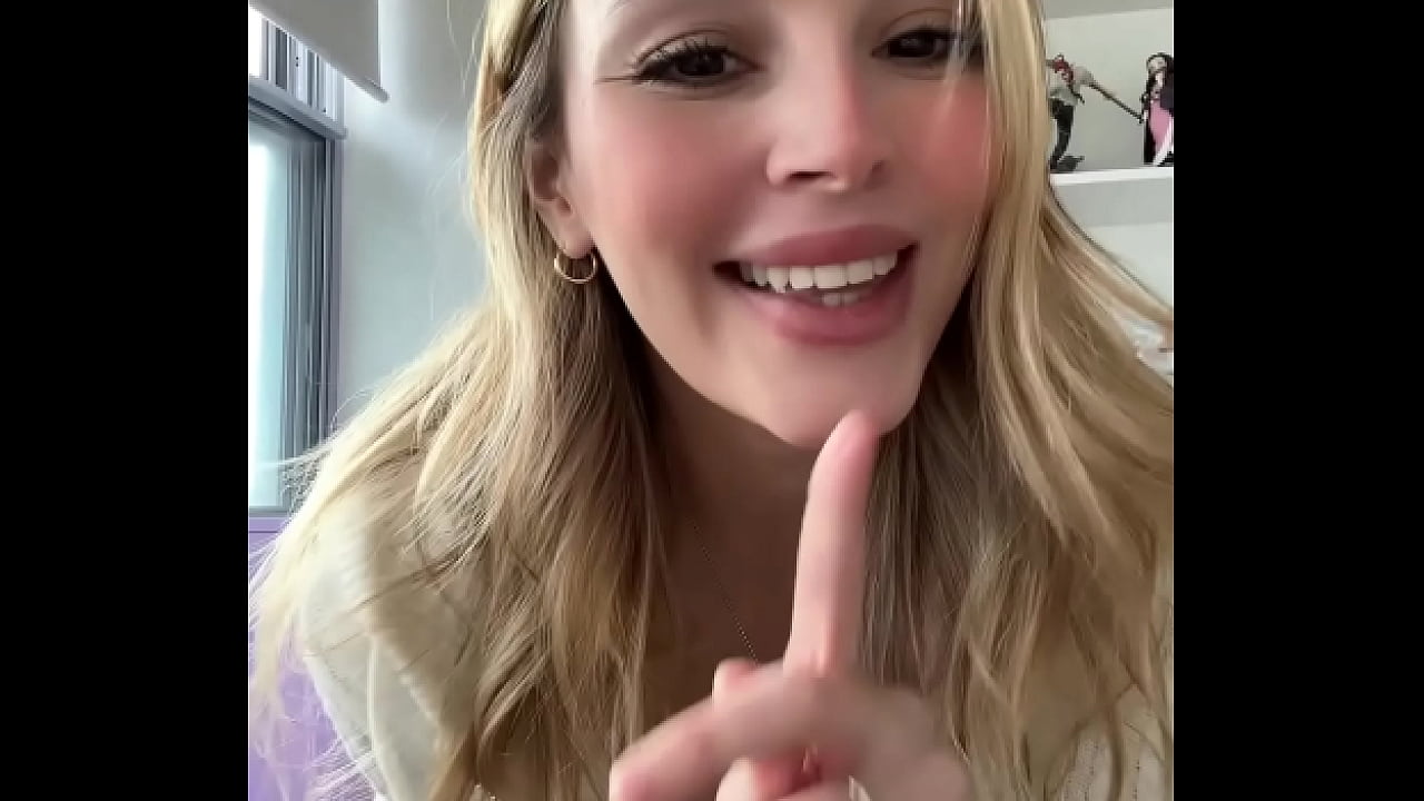 Yus Lopez rubia hermosa culona