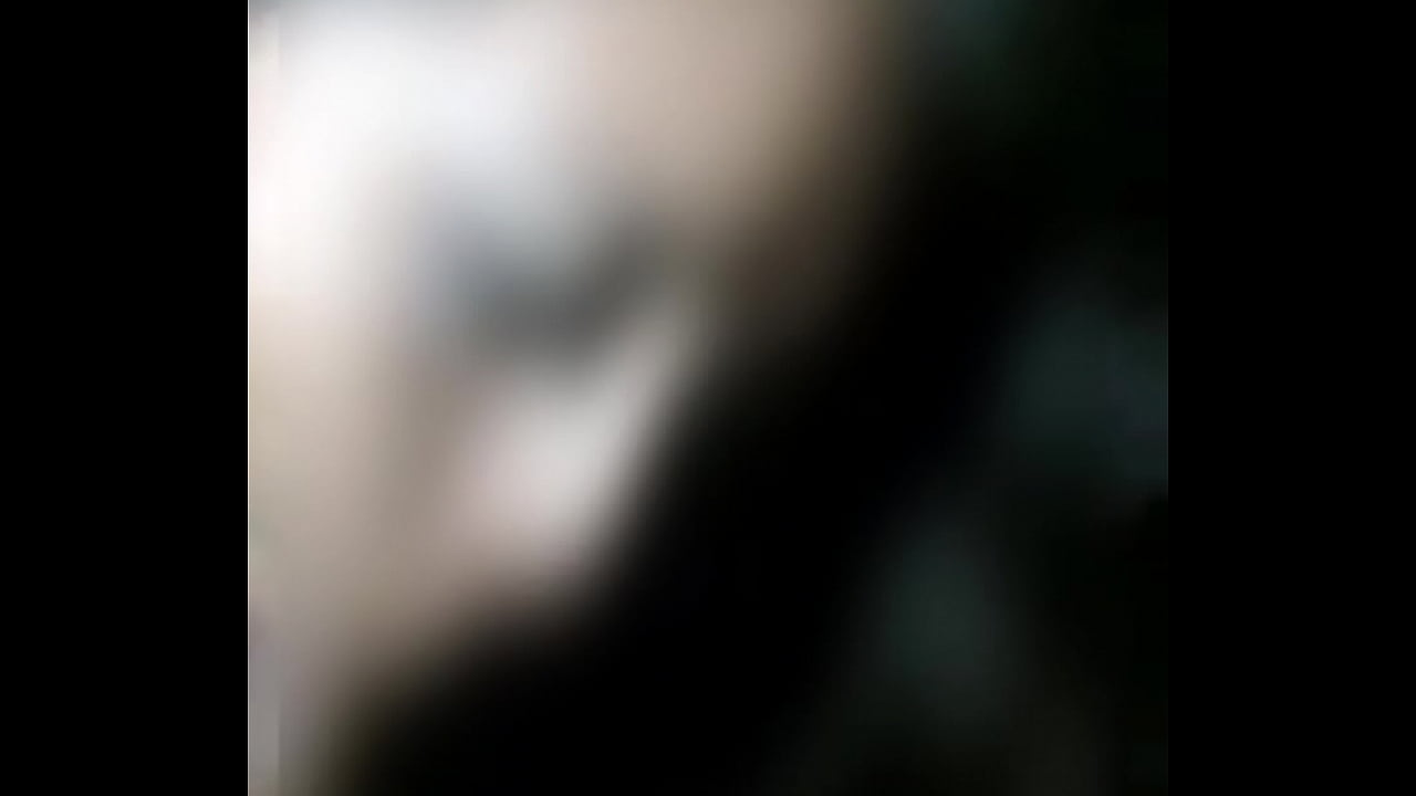 Mi esposa mamandosela a mi amigo