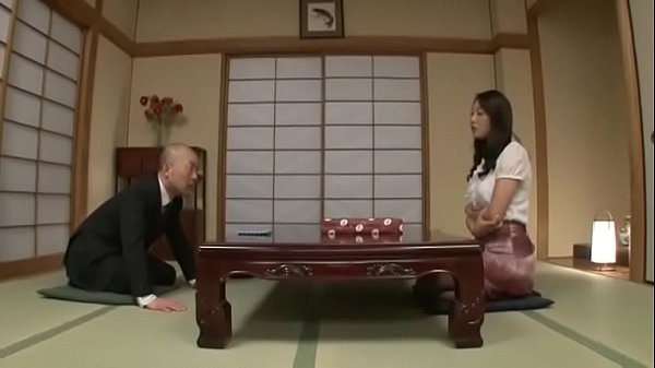 Ngực lớn d&acirc;m đ&atilde;ng